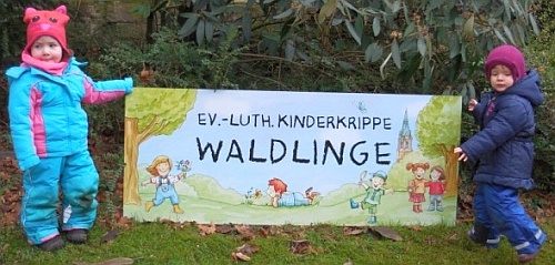 Ein neues Schild für die Waldlinge der Kinderkrippe